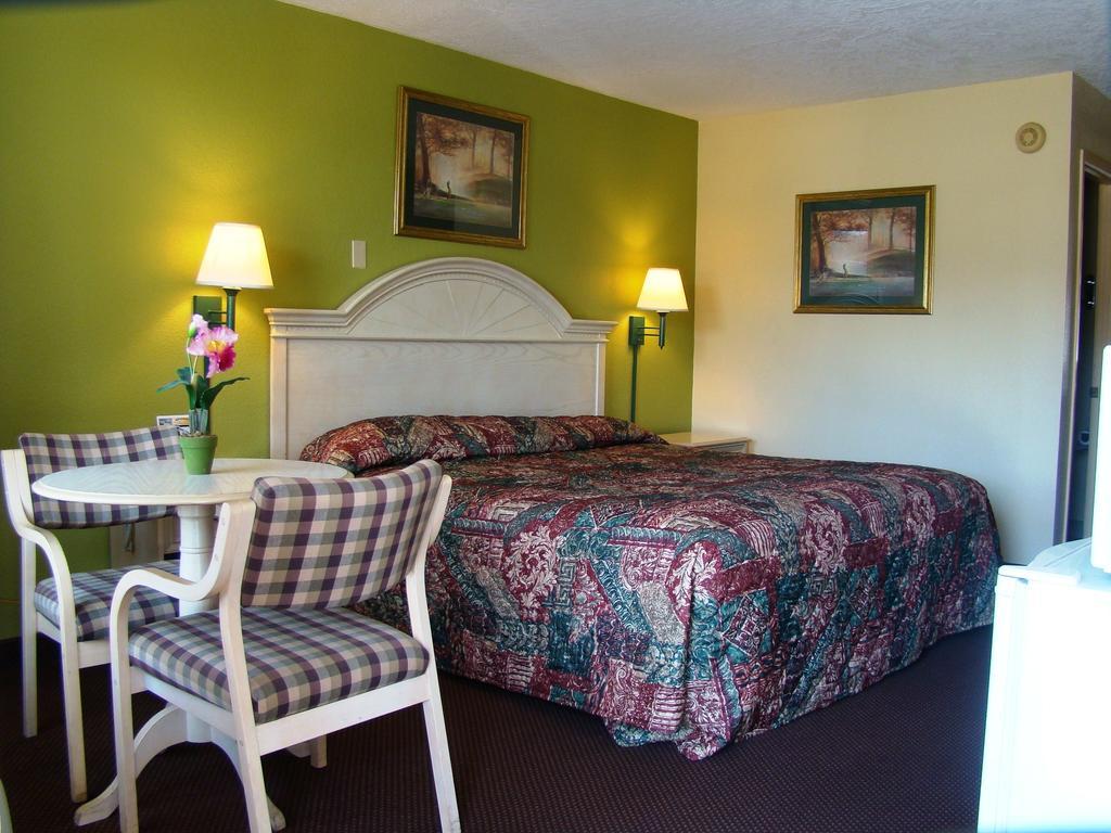 Holiday Terrace Inn - Pigeon Forge Ngoại thất bức ảnh