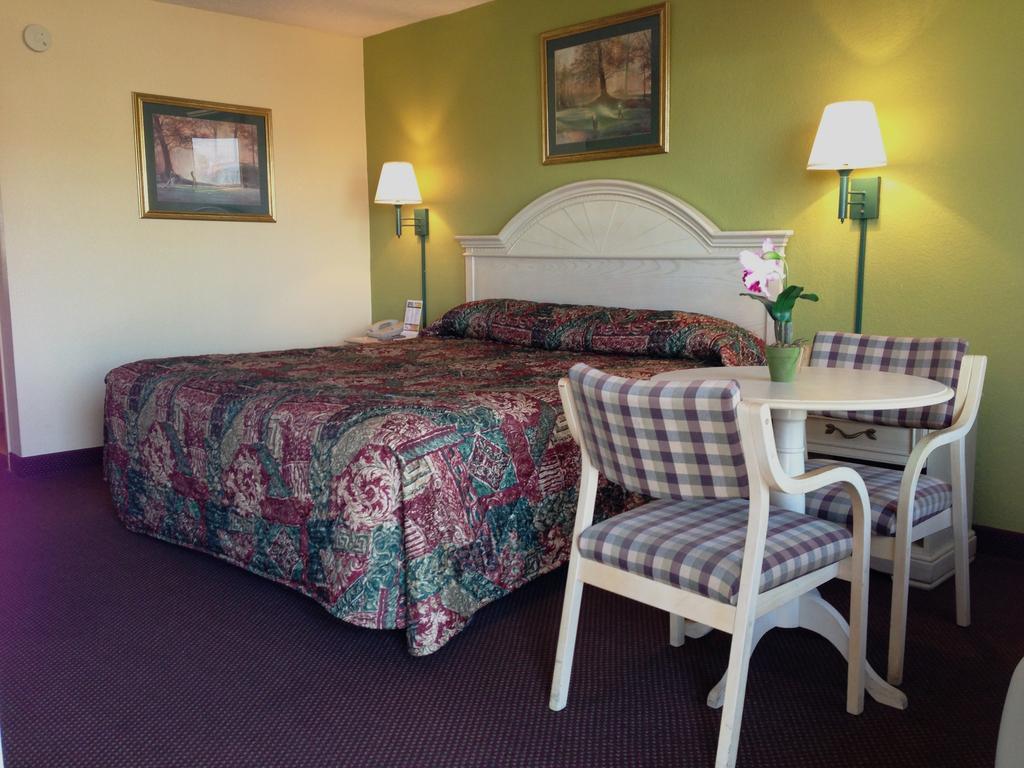 Holiday Terrace Inn - Pigeon Forge Ngoại thất bức ảnh