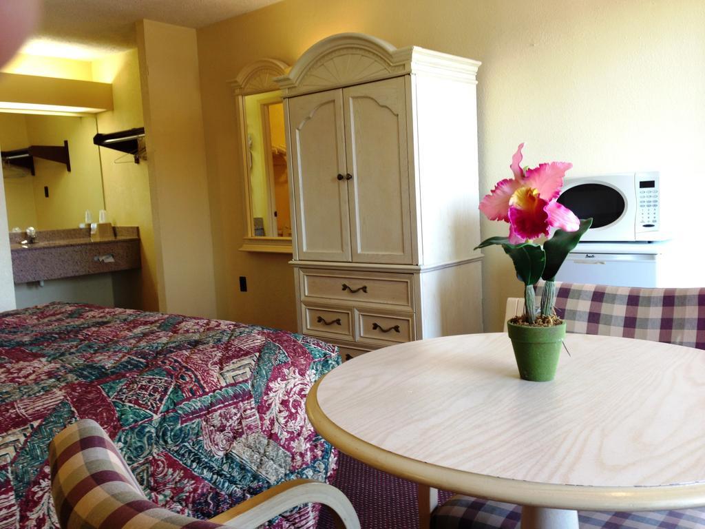 Holiday Terrace Inn - Pigeon Forge Ngoại thất bức ảnh